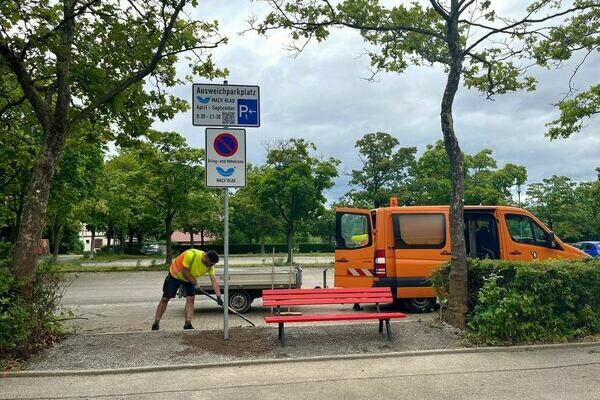 Beschilderung Haltebucht f�r Ausweichparkplatz